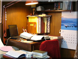 deskjpg.jpg